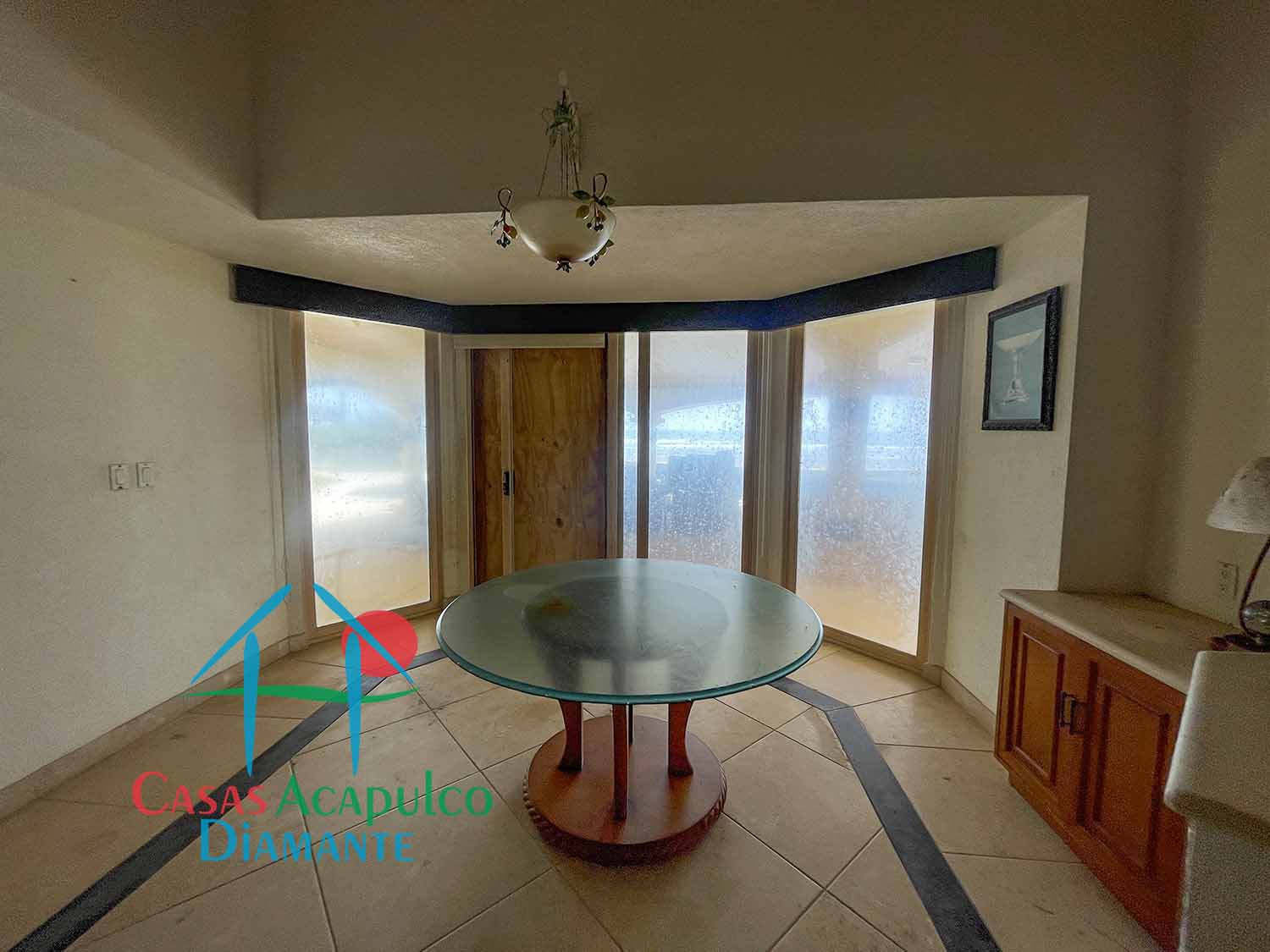 Tres Vidas Villa Universal - Sala de televisión 4